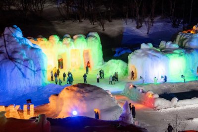 ❄️ 소운쿄 온천 빙폭 축제 (Sounkyo Onsen Ice Fall Festival) 이미지 2